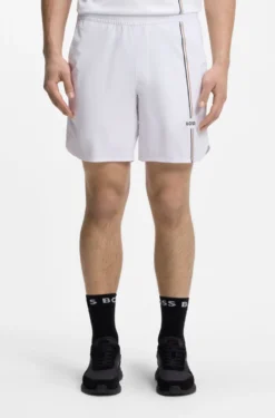 Active Tennis-Shorts aus innovativem NOVA-Gewebe