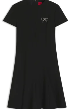 A-Linien-Kleid mit Godet-Einsätzen und Schleifenbrosche