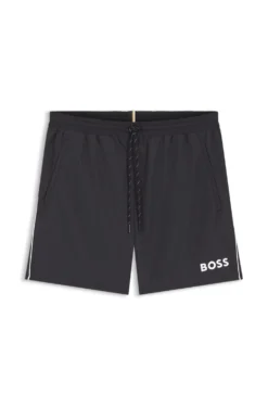 Badeshorts mit kontrastfarbenem Logo und Paspelierung