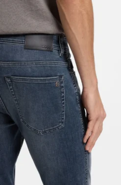 Delaware Schwarzblaue Slim-Fit Jeans aus bequemem Stretch-Denim