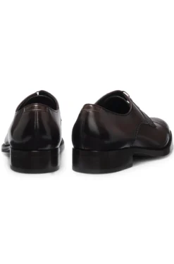 Derbys aus Leder mit Brogue-Details