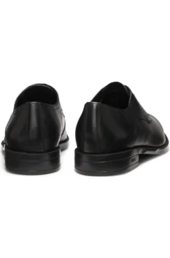 Derbys aus Leder mit Nahtdetails