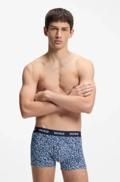 Dreierpack eng anliegende Boxershorts mit kurzem Bein aus Stretch-Baumwolle mit Logo-Bund