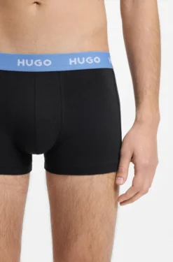 Dreierpack eng anliegende Boxershorts mit kurzem Bein aus Stretch-Baumwolle mit Logo-Bund