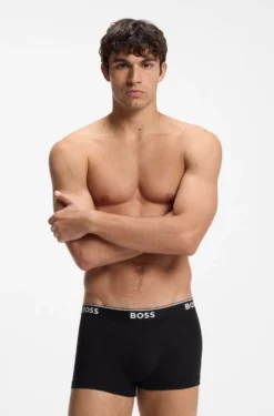 Eng anliegende Boxershorts aus Stretch-Baumwolle mit kurzem Bein und fortlaufenden Logos