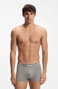 Eng anliegende Boxershorts aus Stretch-Baumwolle mit kurzem Bein und fortlaufenden Logos