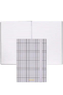 Fliederfarbenes DIN-A5-Notizbuch mit Karo-Print und goldfarbenem Folien-Logo