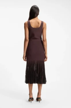 Geripptes Strickkleid mit transparenten Plisseefalten