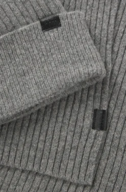 Geschenk-Set aus Mütze und Schal