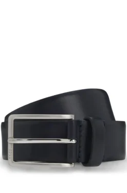 Gürtel aus italienischem Leder mit Metalldetails in gebürsteter Silber-Optik