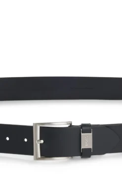 Gürtel aus italienischem Leder mit Logo-Schlaufe und Details aus gebürstetem Metall