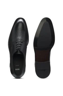 In Italien gefertigte Schnürschuhe aus genarbtem Leder