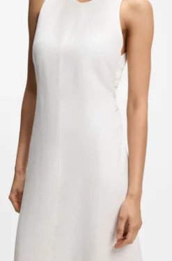 Kleid in A-Linie mit gerafften Seiten