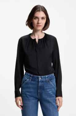 Kragenlose Regular-Fit Bluse aus Stretch-Seide