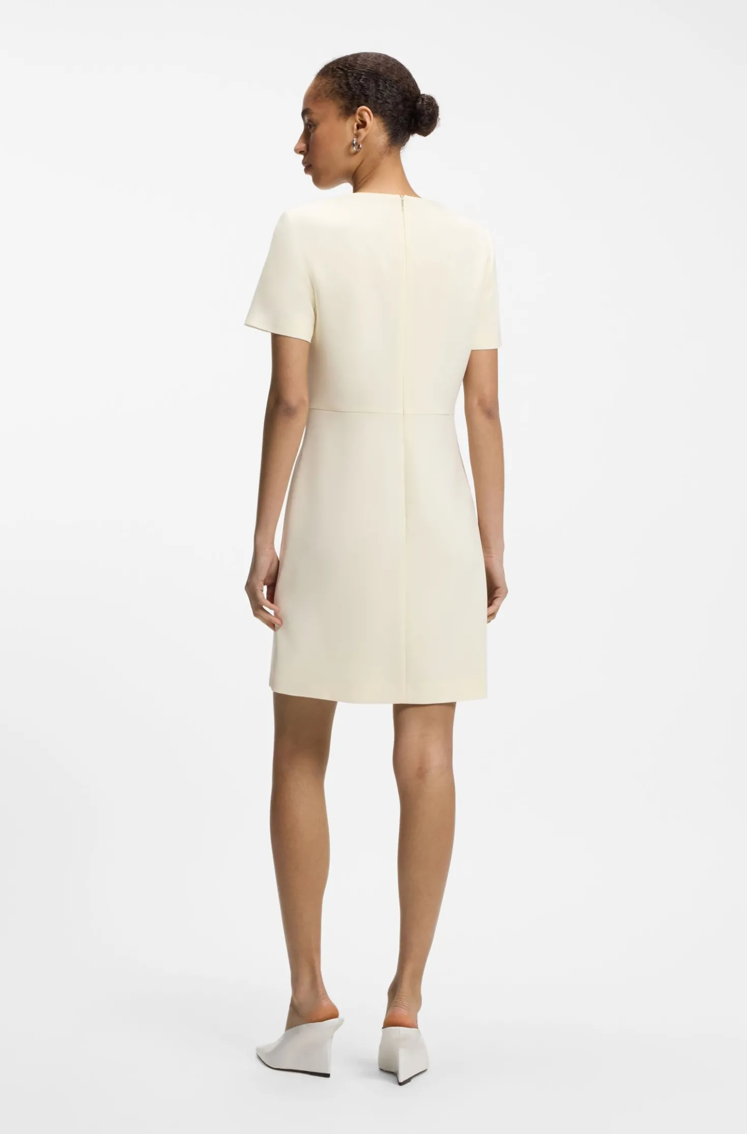 Kurzarm-Kleid aus japanischem Krepp