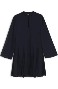 Kurzes Kleid mit Plissee-Einsätzen