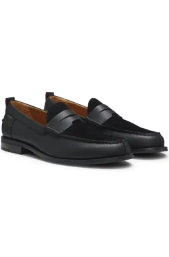 Loafer aus genarbtem Leder mit Schuhblatt aus Veloursleder