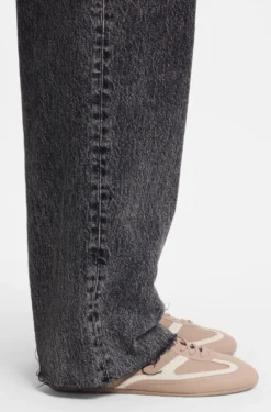 Lowtop Sneakers aus Leder und Veloursleder