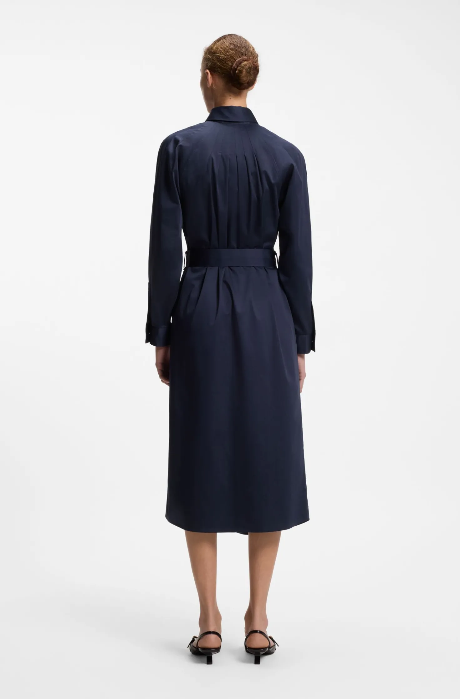 Maxikleid aus Baumwollsatin mit Gürtel