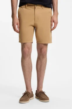 Modern-Fit Shorts aus überfärbtem elastischem Baumwoll-Twill