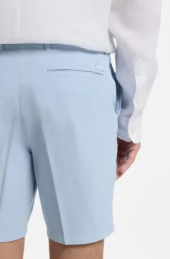 Modern-Fit Shorts aus Stretch-Baumwolle