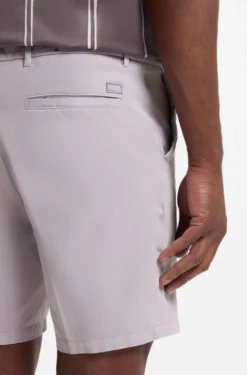 Modern-Fit Shorts aus Stretch-Baumwolle
