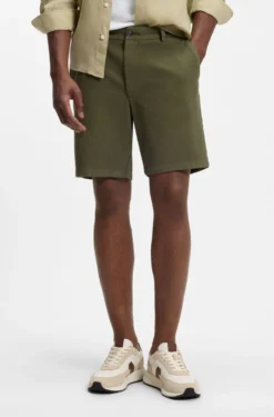 Modern-Fit Shorts aus Stretch-Baumwolle