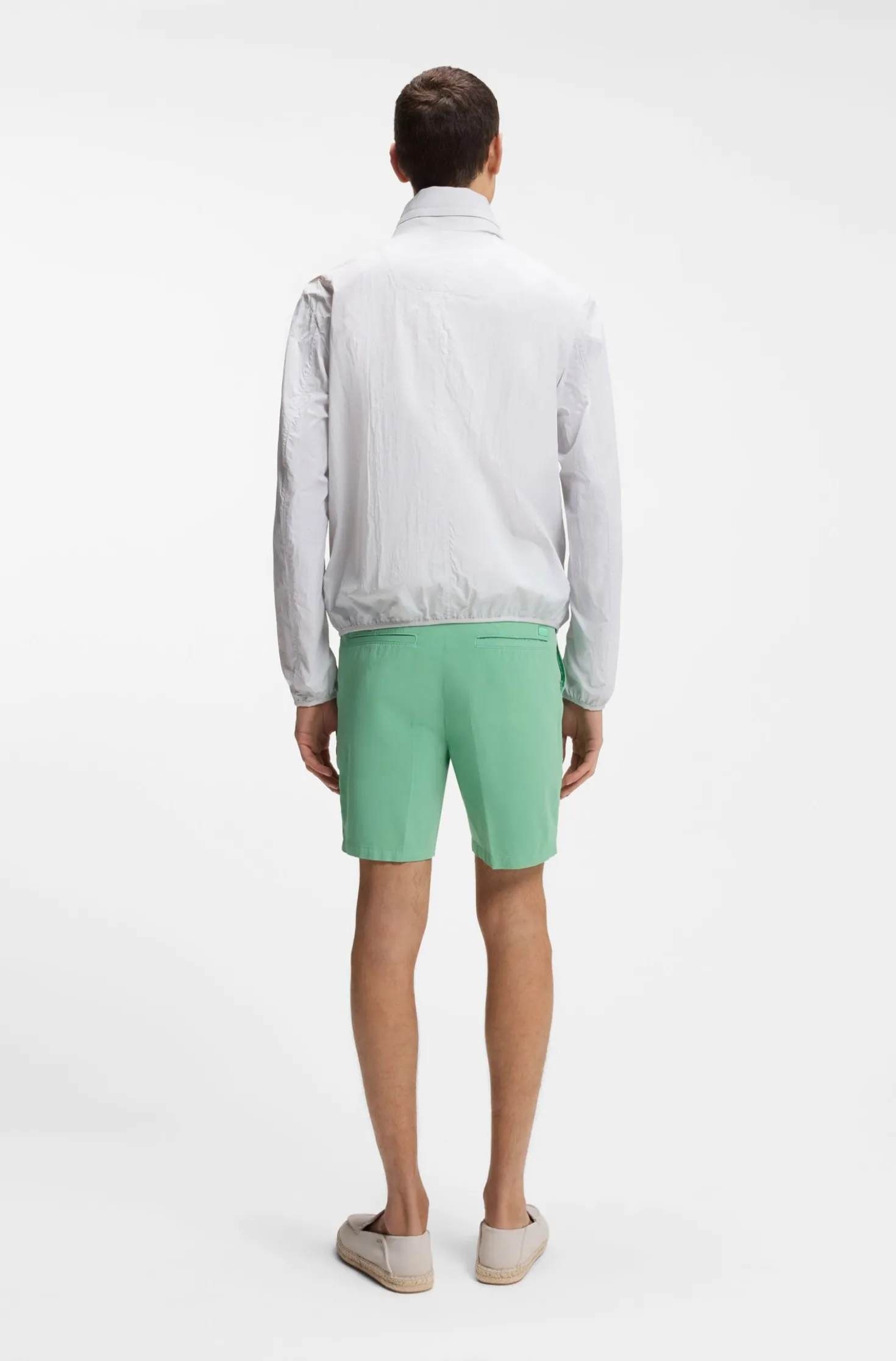 Modern-Fit Shorts aus Stretch-Baumwolle