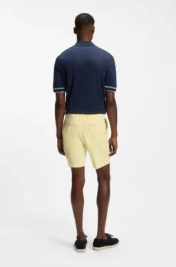 Modern-Fit Shorts aus Stretch-Baumwolle