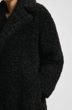 Oversized Mantel aus Kunstfell