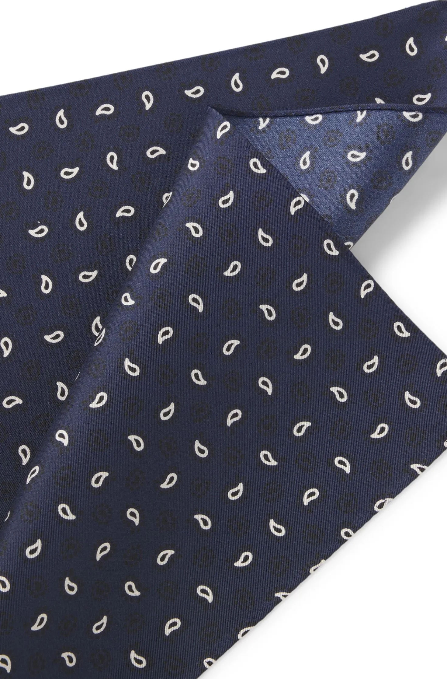 Patterned pocket square in pure silk