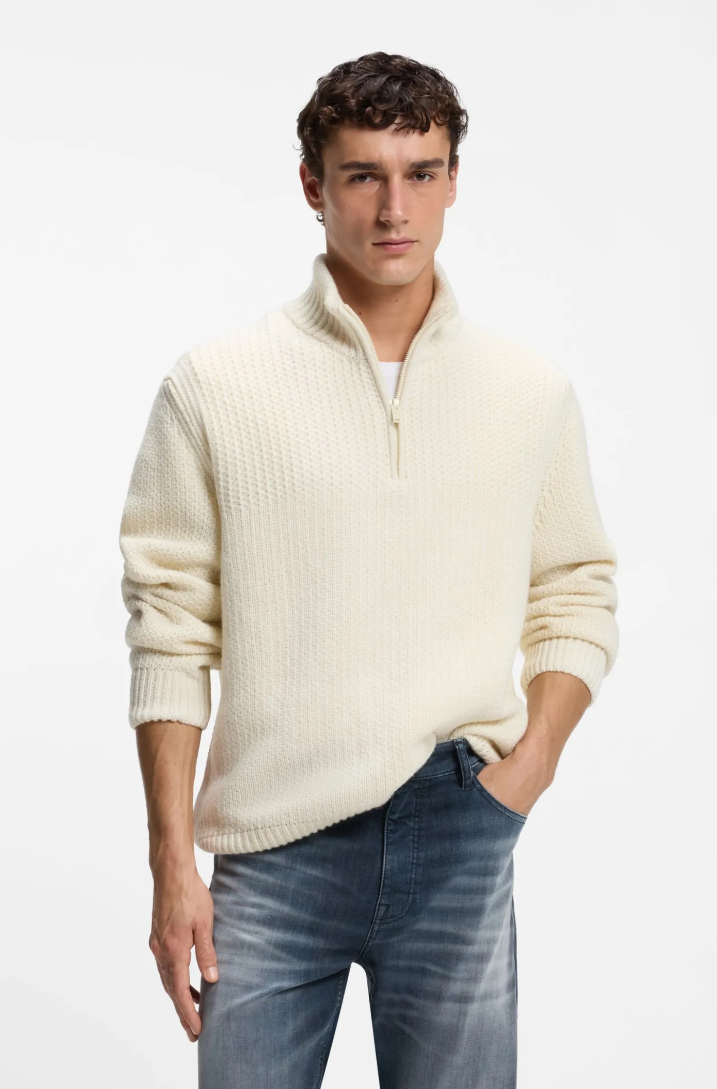 Pullover mit Troyerkragen und Strickstruktur