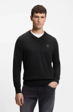 Pullover mit V-Ausschnitt aus Baumwoll-Mix mit Kaschmir und Logo-Aufnäher