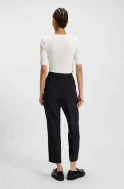 Regular-Fit Hose aus knitterfreiem Krepp in Cropped-Länge