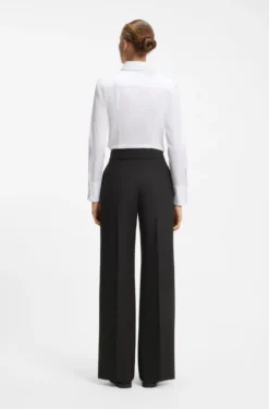 Regular-Fit Hose aus Stretch-Gewebe mit weitem Bein