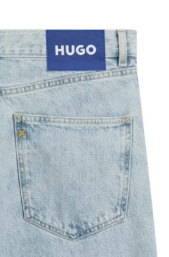 Regular-Fit Jeans aus hellblauem Denim