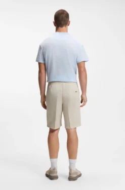 Regular-Fit Shorts aus wasserabweisendem und schnelltrocknendem Twill