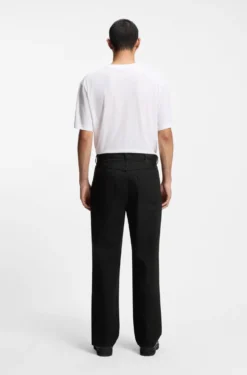 Relaxed-Fit Jeans aus tiefschwarzem japanischem Denim