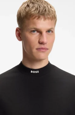 Relaxed-Fit T-Shirt aus Stretch-Baumwolle mit Stehkragen