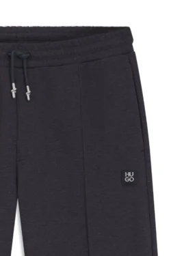 Relaxed geschnittene Jogginghose mit Biesenfalten