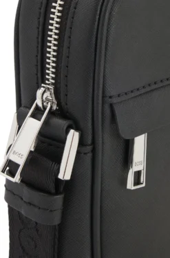 Reporter-Tasche aus recyceltem Leder mit verstellbarem Logo-Riemen