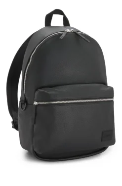 Rucksack mit Reißverschluss und Logo-Aufnäher aus Gummi