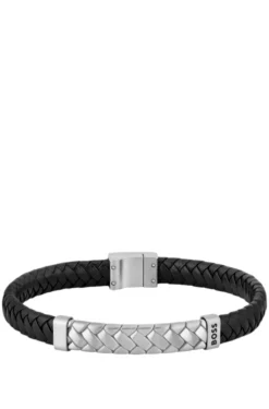 Schwarzes Armband aus geflochtenem Leder mit Fischgrätmuster auf dem Metall-Detail