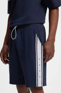 Shorts aus Stretch-Baumwolle mit Logo-Tape