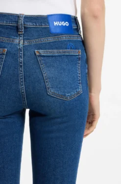 Skinny-Fit Jeans aus mittelblauem Stretch-Denim