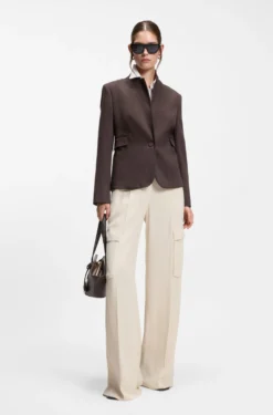 Slim-Fit Blazer mit schrägen Abnähern