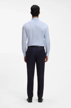 Slim-Fit Hemd aus bügelleichtem Baumwoll-Twill