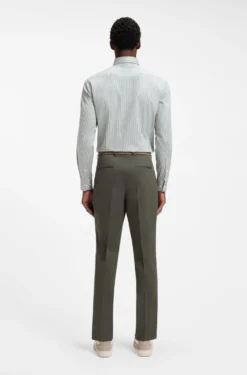 Slim-Fit Hemd aus gestreifter Stretch-Baumwolle mit bügelleichtem Finish
