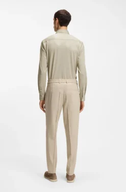 Slim-Fit Hemd aus strukturiertem Performance-Stretch-Gewebe