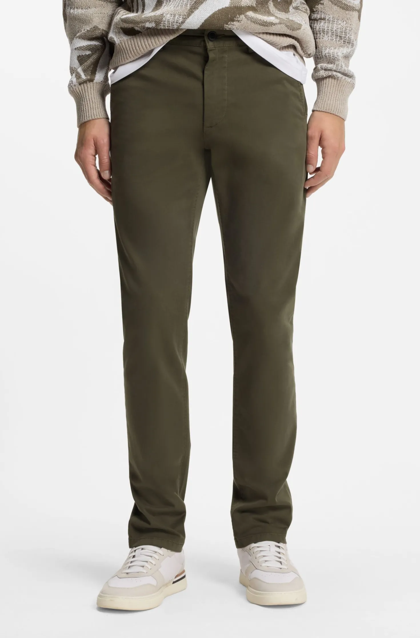 Slim-Fit Hose aus überfärbtem elastischem Satin